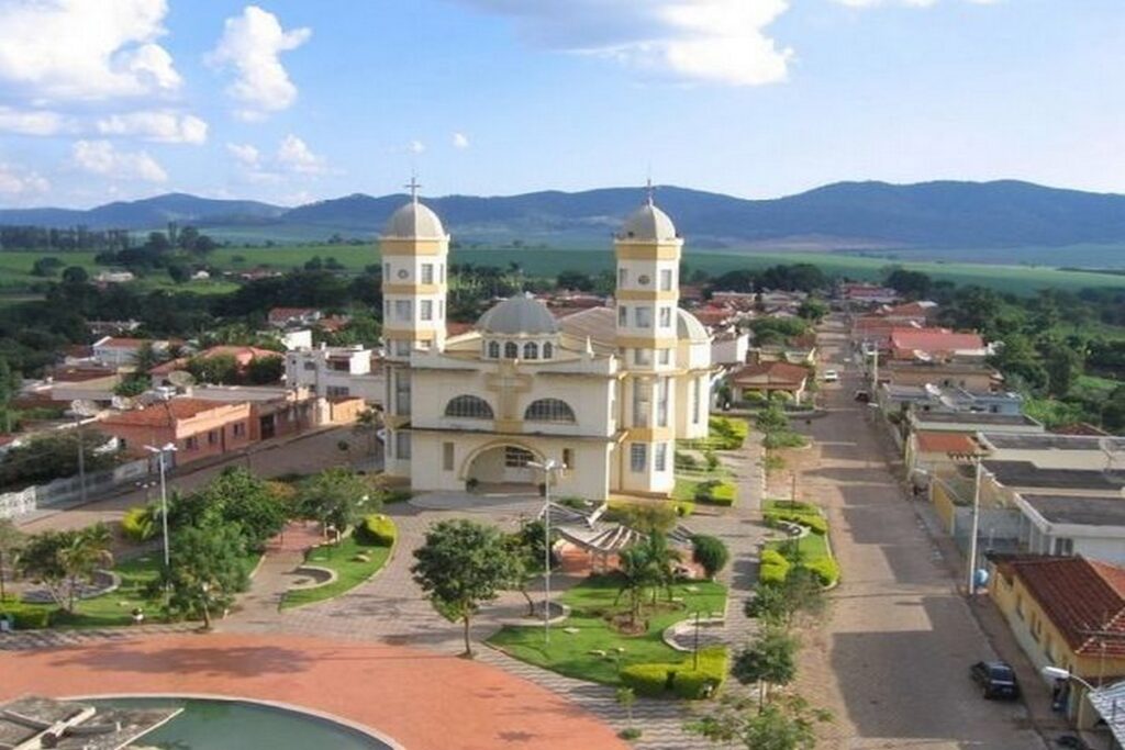 Plataforma do Mérito Lojista em São João Batista do Glória MG